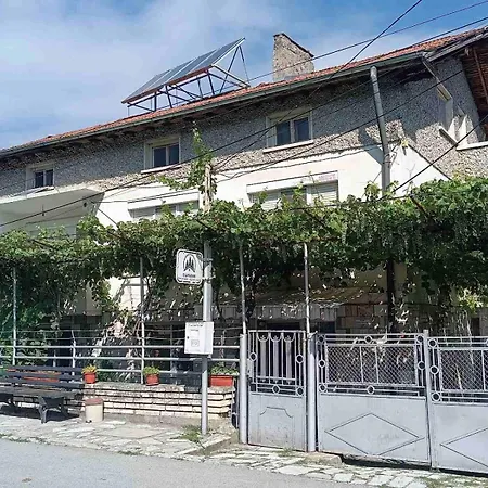 за гости върбани