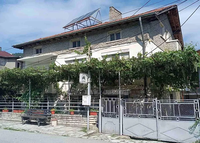 за гости върбани